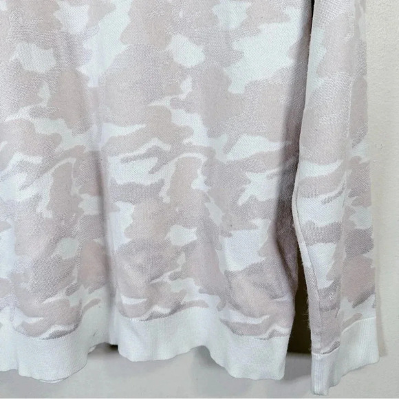 Banana Republic Camo-Print Jacquard Crew  Neck Wool Sweater - Picture 9 of 16